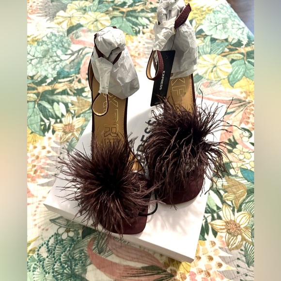 Feather Toe Heeled Sandals - Picture 5 of 9